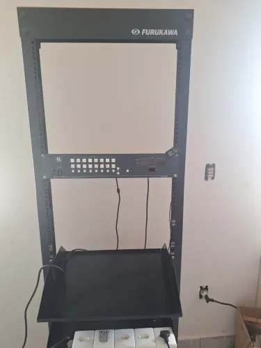 Rack Furukawa para equipamentos de rede