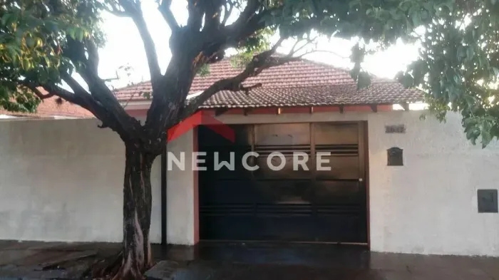 Casa em Rua Tenente Joaquim Nunes Cabral - Centro - Araraquara/SP