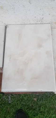 Piso de cerâmica 24 X 35cm