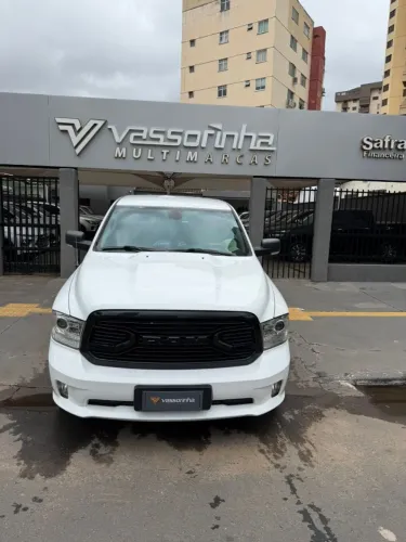 Ram Classic Laramie 5.7 V8 16V Gasolina 4X4 Aut. 2023