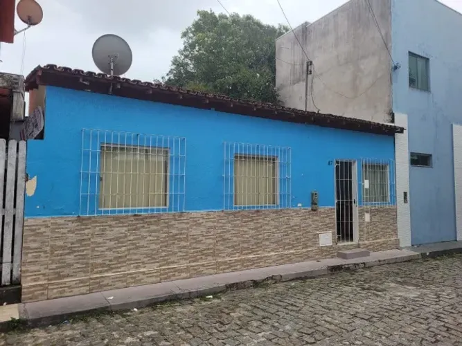 Oportunidade imperdível! Casa (residencial e comercial) à venda no centro de Prado - BA