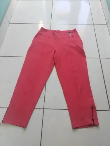 Calça Feminina Vermelha - tamanho 44