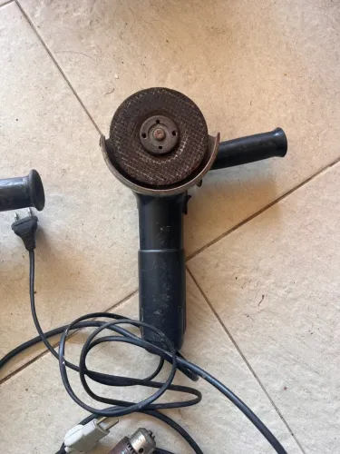 Esmerilhadeira e furadeira Industrial