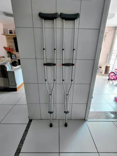 Par de Muletas Regulável