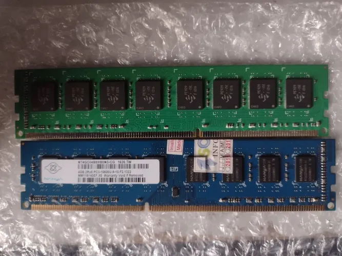 2 Memórias RAM Nanya 4GB DDR3 1333MHz