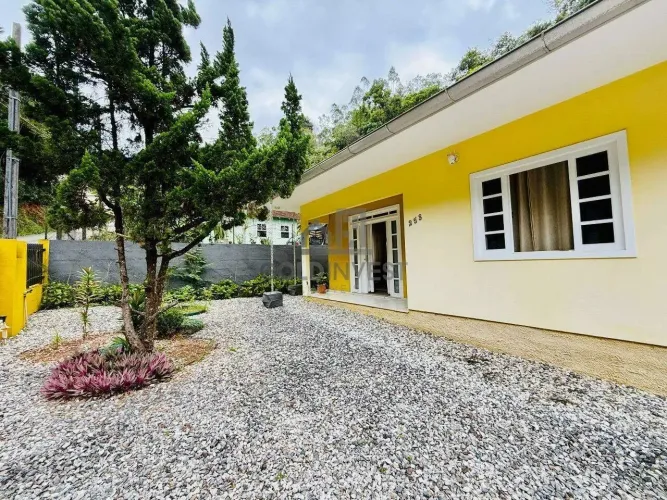 Oportunidade imperdível na primeiro de maio! Casa 3 quartos, suite e amplo terreno!