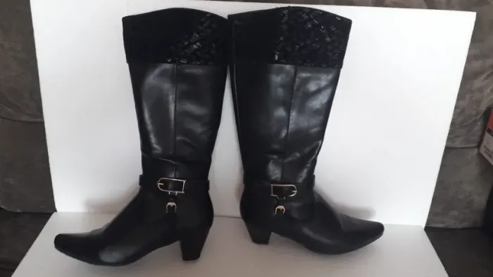 Bonitas botas em couro cano longo da Mooncity nº 36 usadas e bem conservadas