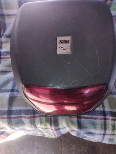 Vendo ou troco 2 baú de moto 