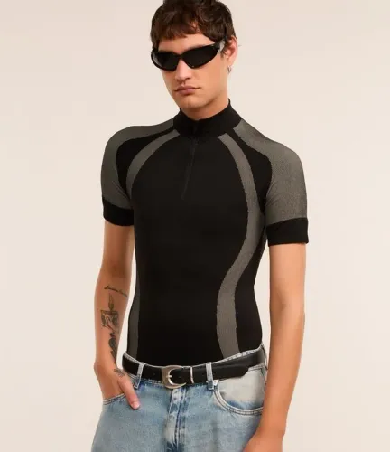 Camiseta Muscle Seamless, Gola com Zíper | Nunca Usada