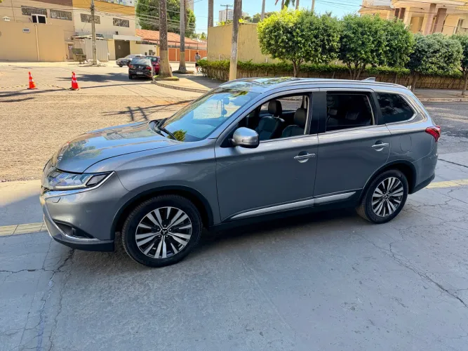 Mitsubishi Outlander HPE-S 2.2 Diesel 4X4 Aut. 2021