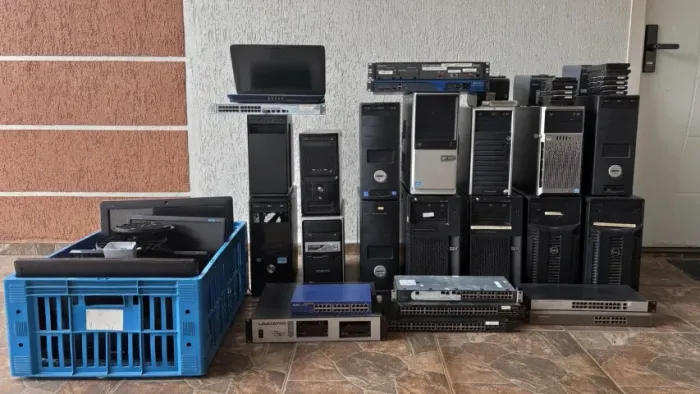 LOTE COMPUTADORES MONITORES SWITCH E INFORMARTICA - NO ESTADO