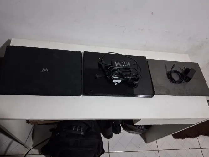 3 notebooks com defeito para retirada de peças ou conserto