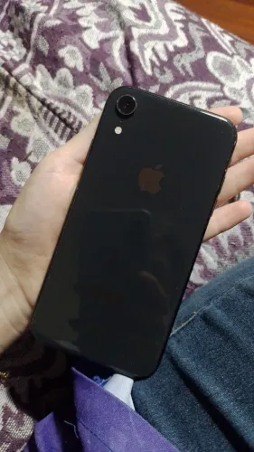 iPhone XR! novo com 100% de bateria trocada recente, e carcaça novinha! Face id ok!