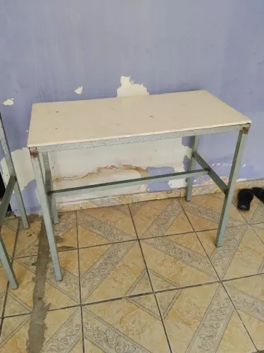 VENDO 2 BANCADAS DE FERRO.