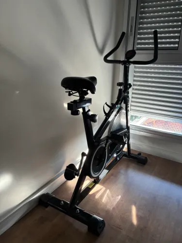 Vendo bicicleta ergométrica pouco usada,muito silenciosa.