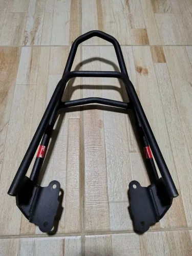 Suporte Givi para baú/bauleto Honda CB300R