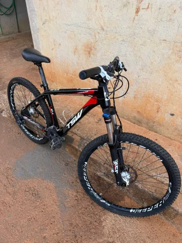 Bike TSW pró-elite com freio shimano hidráulico 