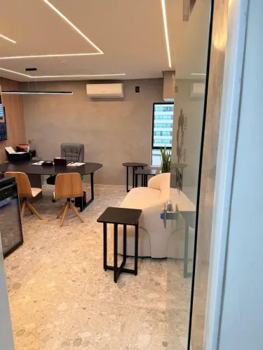 Sala comercial mobiliada na Galeria Setúbal Center