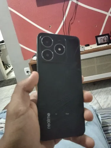 Realme c61 semi novo no precinho 
