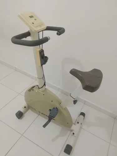 Bicicleta de Academia