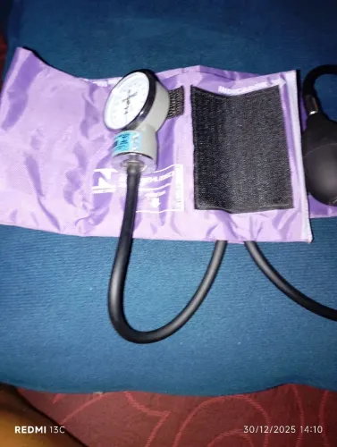 Estetoscópio e esfigmomanômetro 