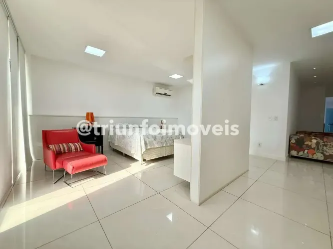 Casa a venda em condomínio no Tabajaras com 4 Suítes