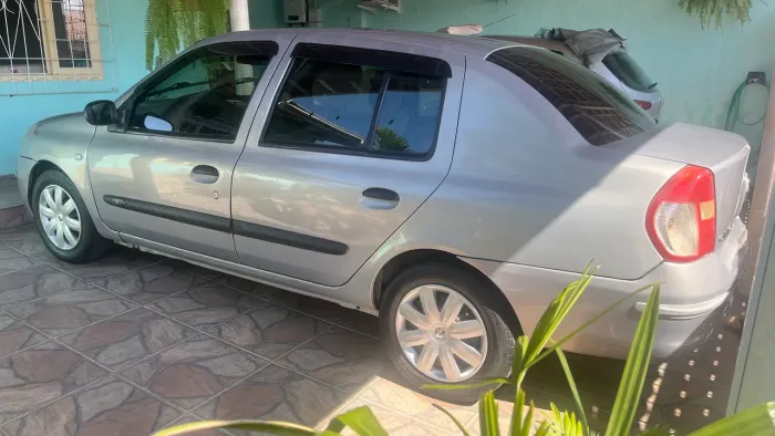 Renault Clio Sed. Authentique Hi-flex 1.0 16V 4P 2006