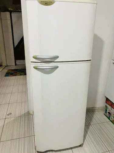 Geladeira com defeito