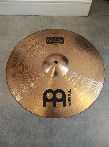 ## Prato de bateria Meinl MCS Ride 20, bronze B8, perfeitas condições e custo benefício!!