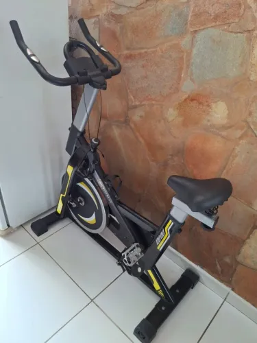 Bicicleta Spinning Ergométrica Wct Fitness Roda Inércia 13kg