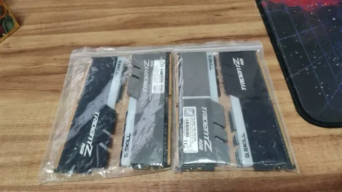 4x 8GB G.Skill Trident Z RGB 4000Mhz