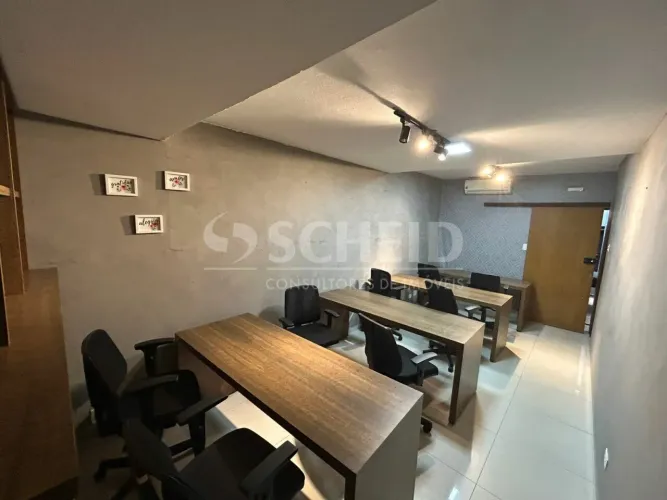 Sala comercial p/ locação, 24m², até 11 pessoas, com mesas e cadeiras, ar cond. e serviços