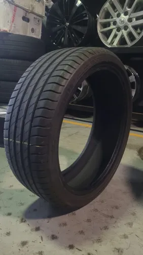 Pneus perfil baixo195/40/roda 17