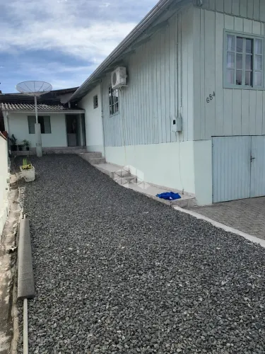 casa com 3 quartos e 4 vagas, 90,00 m² - Salto - Blumenau/SC