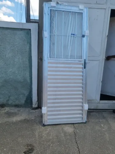 Porta mista aluminio brilhoso
