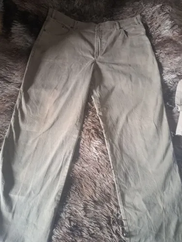 Calça de marca novas lindas 