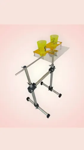 Mesinha pra palco com porta toalha