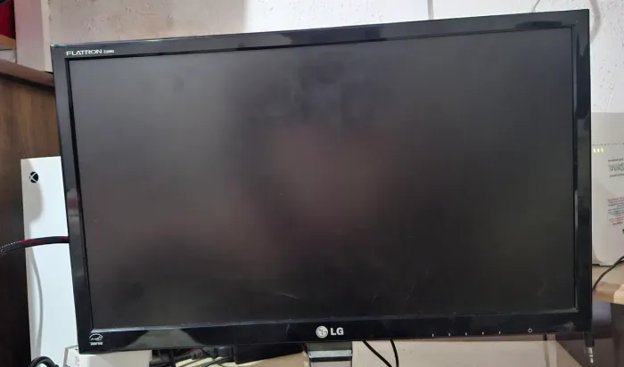 VENDO MONITOR LG VGA 21POL