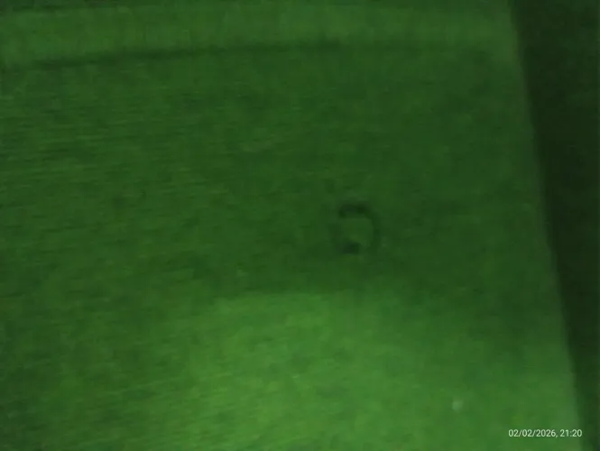 VENDO SOFÁ - defeito pequeno na segunda foto.