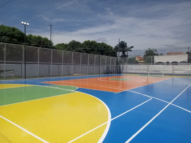 Pintor de demarcação de quadra e estacionamento etc