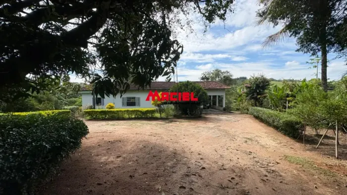 Excelente Chácara de 10 mil m²