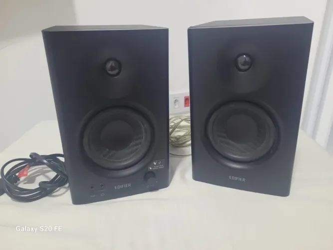 Monitor de som Edifier (Studio)