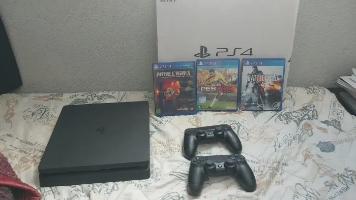 PS4 SLIM 1TB + 2 Controles + 3 Jogos