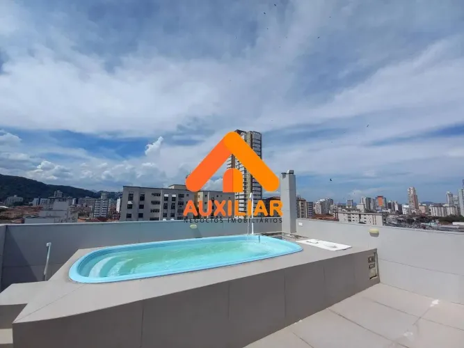 Cobertura Triplex com Piscina, Churrasqueira e 2 Vagas de Garagem no Campo Grande, Santos-