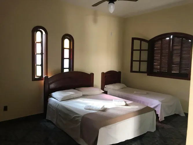 Quarto em Iguaba grande com tv e frigobar