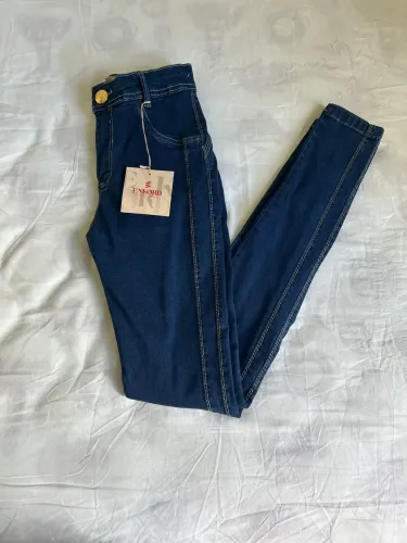 Calça jeans modelo feminina tam 42, NOVO