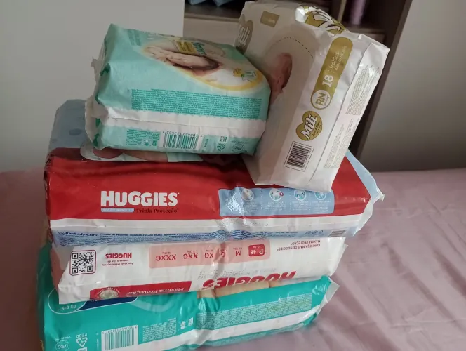 Vendo fraldas RN, p tudo novo com validade em dia