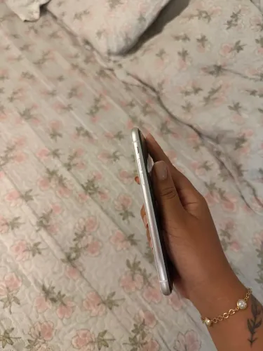 iPhone XR novíssimo ?