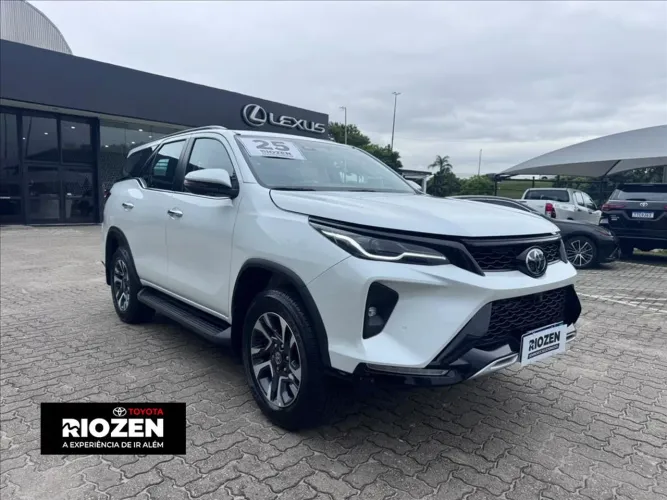 Toyota Hilux SW4 4X4 2.8 Diesel 2025