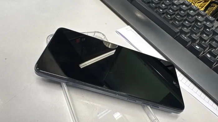 Moto G84